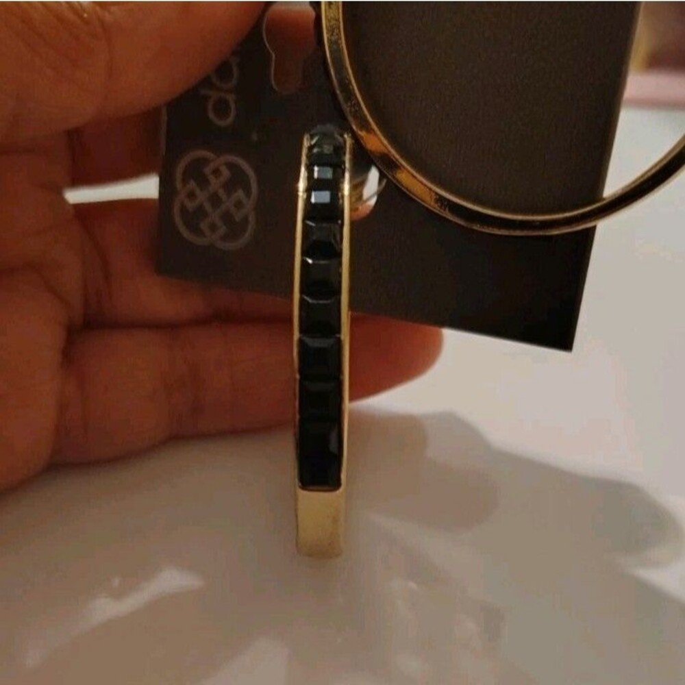 Daisy Fuentes Goldtone Hoop with Black Stone Earrings New - Picture 3 of 5